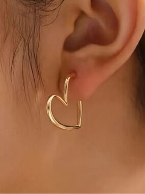 Gold Heart Hoop Earrings - Women's Jewelry
